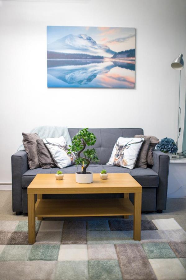 Exclusive Offers L Last-Minute Specials L Parking Free L Double Bed House L Uk L Gaming Room L Komfy 3 Bedroom Cottage With Riverview L Perfect For Short Or Long Stays Reading Exterior photo