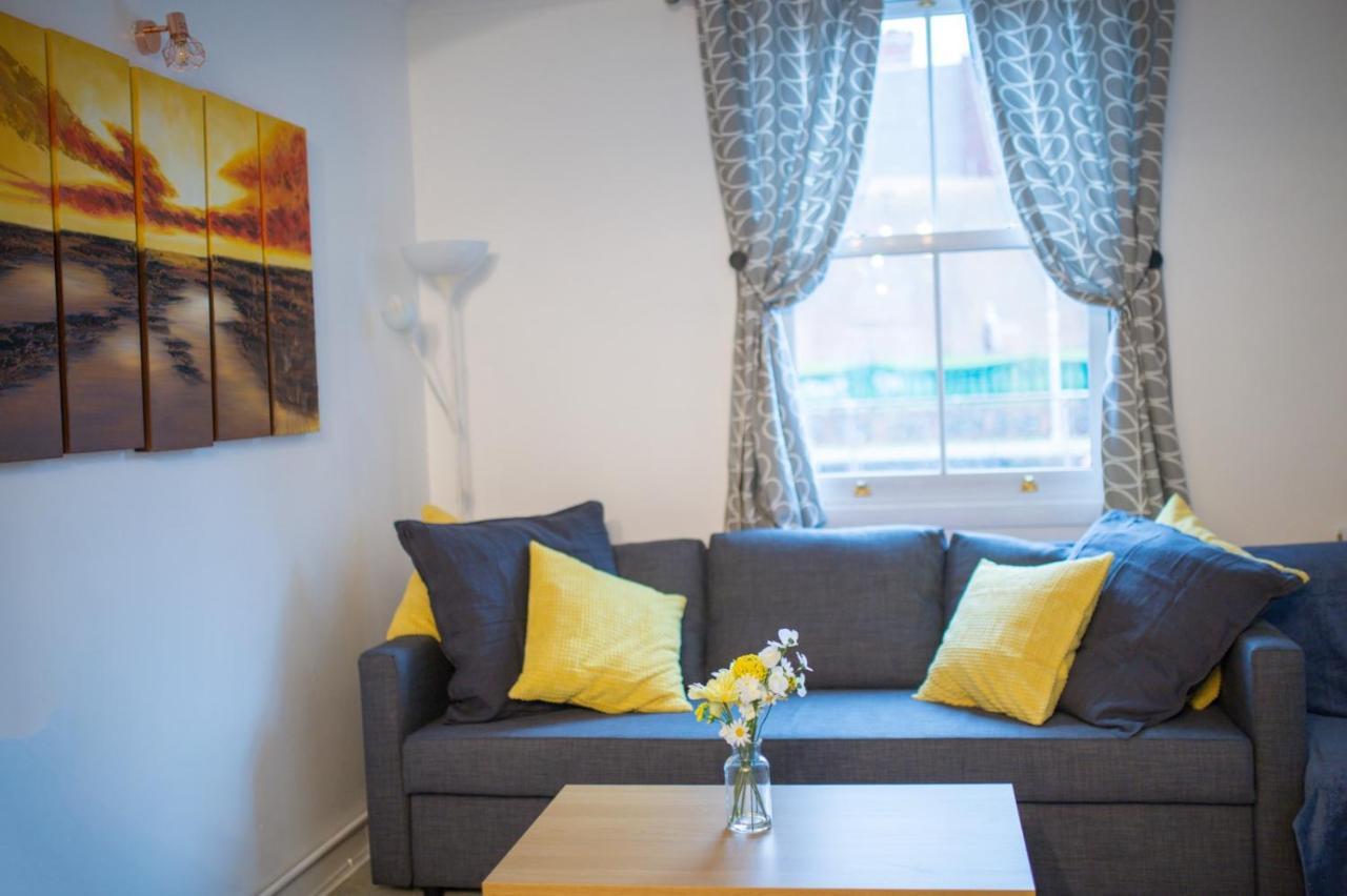Exclusive Offers L Last-Minute Specials L Parking Free L Double Bed House L Uk L Gaming Room L Komfy 3 Bedroom Cottage With Riverview L Perfect For Short Or Long Stays Reading Exterior photo