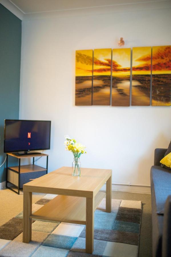 Exclusive Offers L Last-Minute Specials L Parking Free L Double Bed House L Uk L Gaming Room L Komfy 3 Bedroom Cottage With Riverview L Perfect For Short Or Long Stays Reading Exterior photo